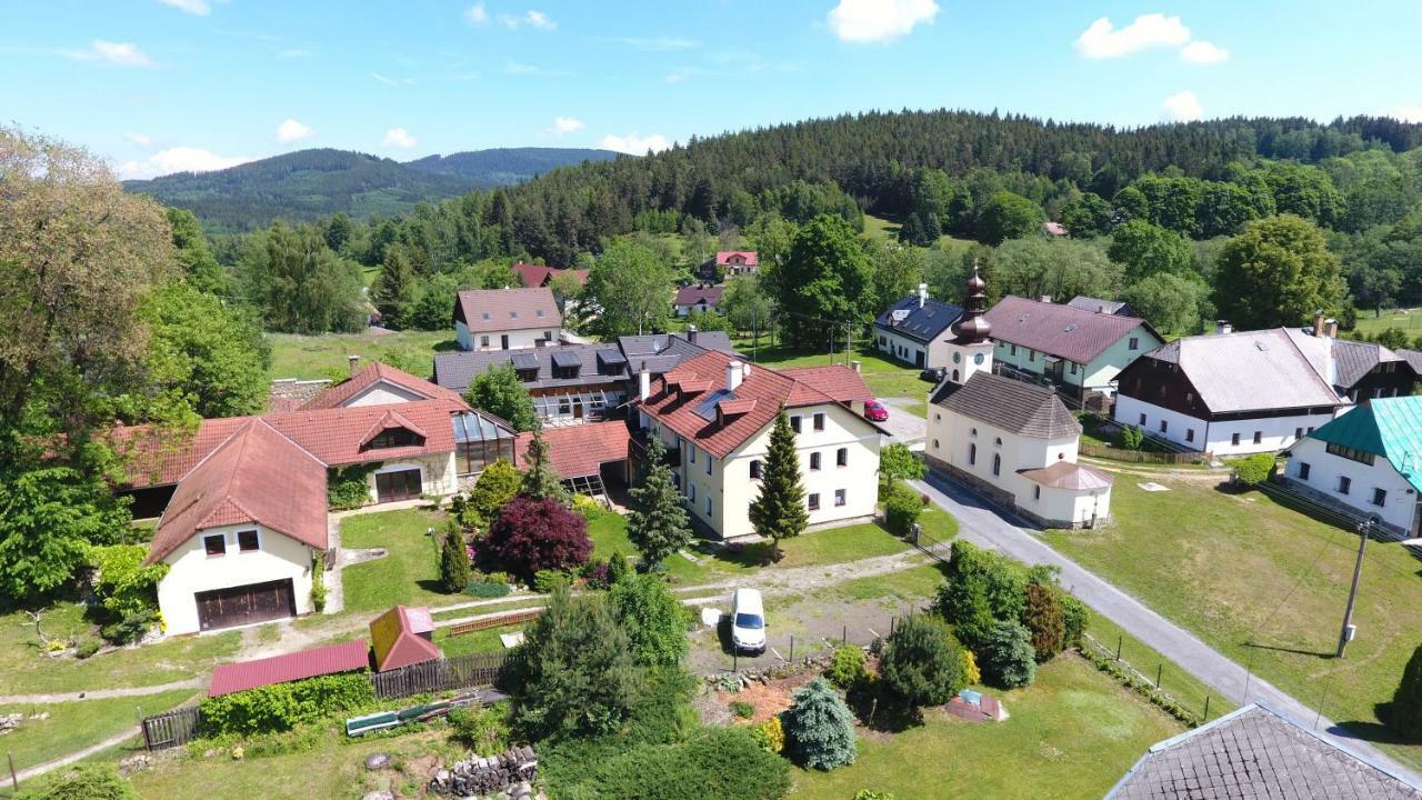 Pension Cervena Hotell Kasperske Hory Exteriör bild