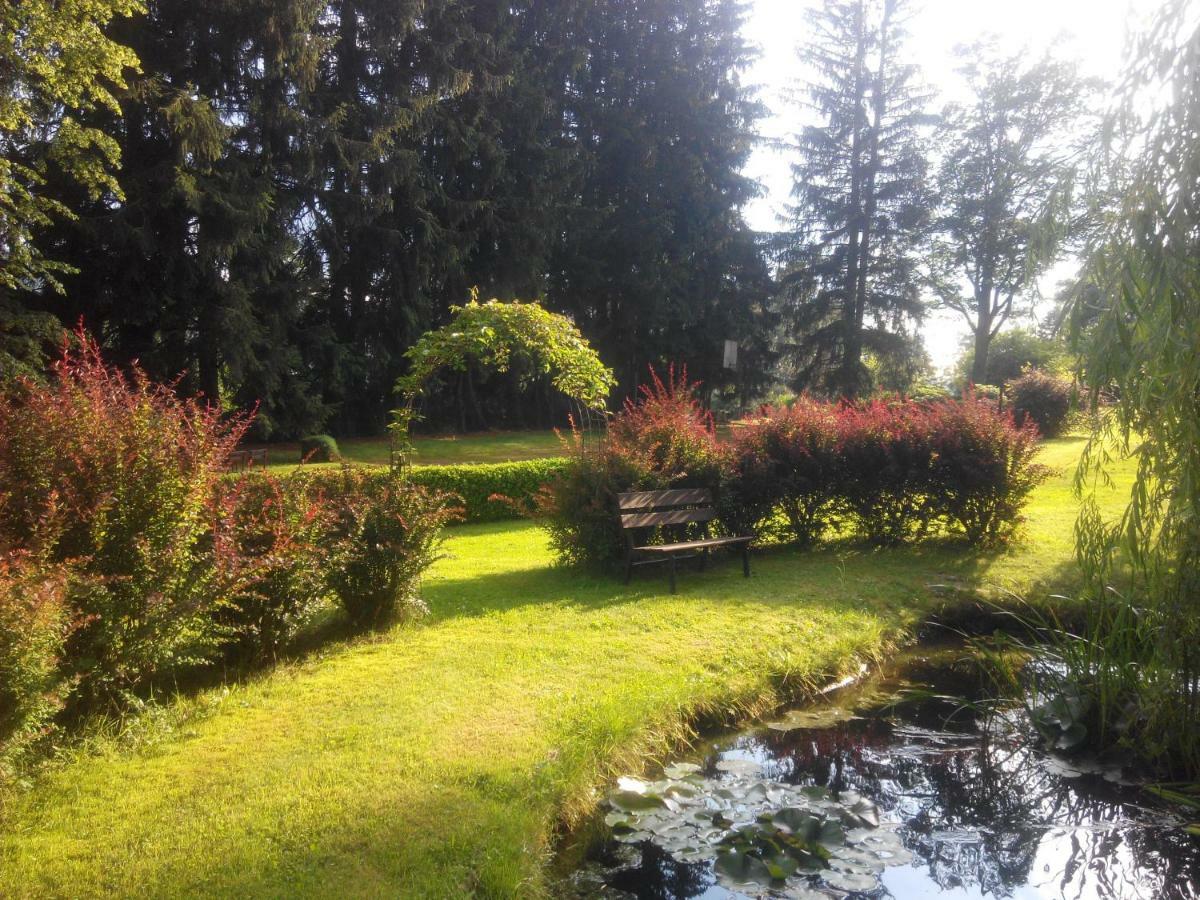 Pension Cervena Hotell Kasperske Hory Exteriör bild